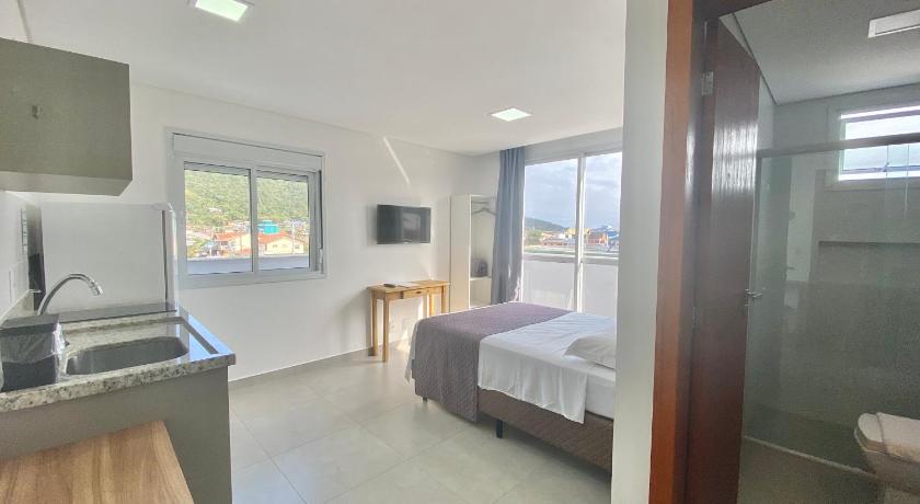 Image of Studio with Balcony 4