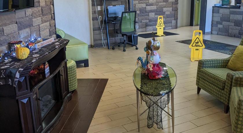 Quality Inn & Suites Delaware photo