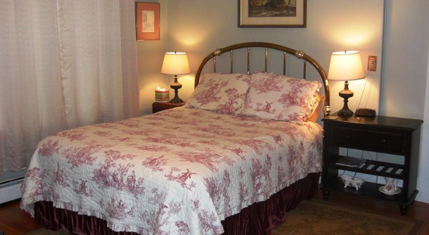 Seafarer Inn photo