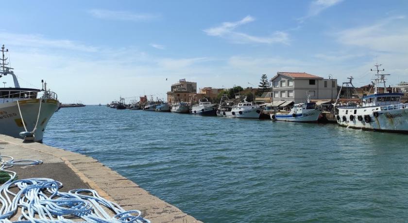 罗马 PR APARTMENT - FIUMICINO ROME AIRPORT 9 Min - 4星级 单人房 泳池