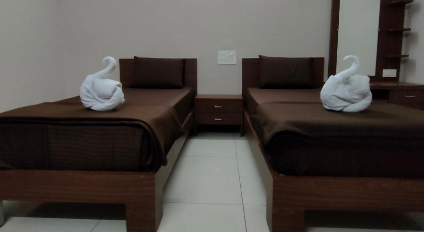Hotel Crown Inn photo