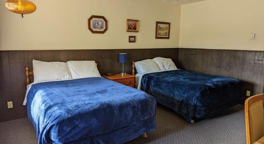 Crossroads motel & cabins photo