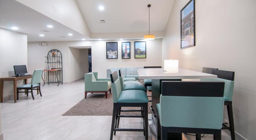 Baymont by Wyndham Tuscaloosa photo