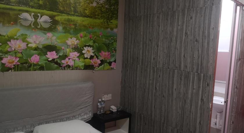 Home Inn Hotel photo