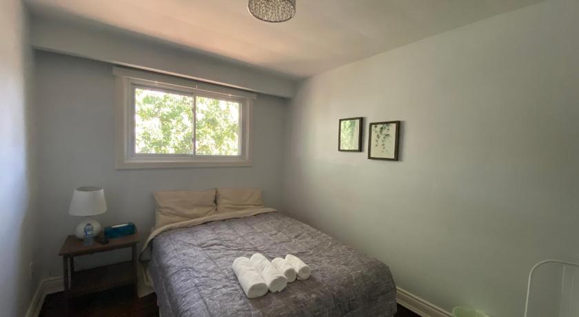 Yonge and Finch Subway !Q Spacious &amp; Quiet Private Bdr with Shared Bathroom — Hotel in Toronto (ON)
