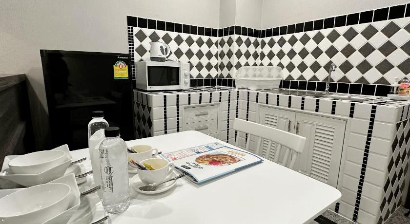 Image of Studio Superior 11