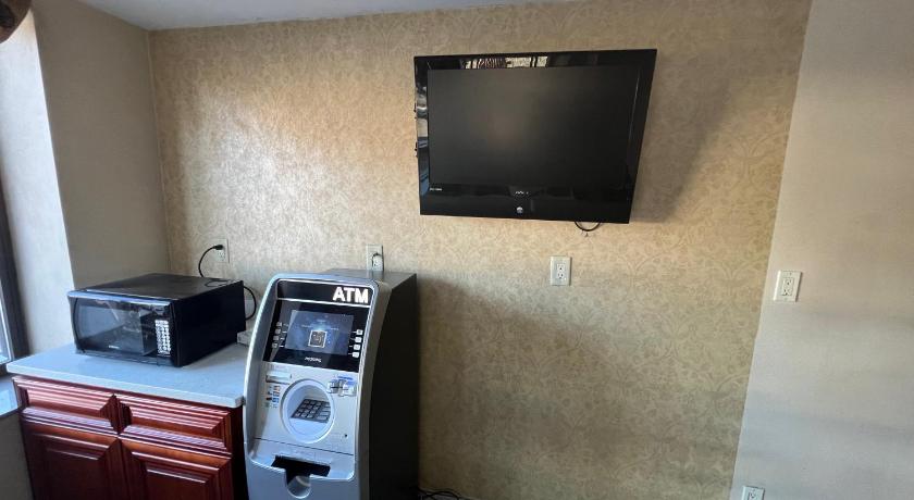 Atlantic Motor Inn photo