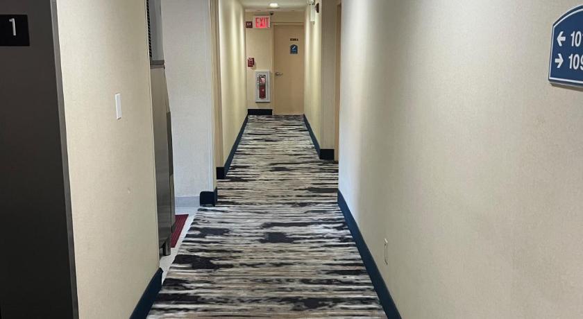 Atlantic Motor Inn photo