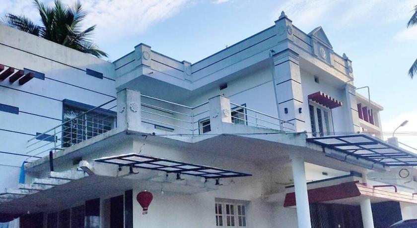 The Big Pineapple estate - Suites (A/C) photo