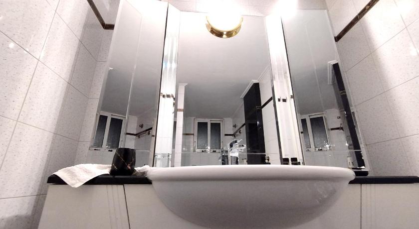 Sophie's Guest House - image 11