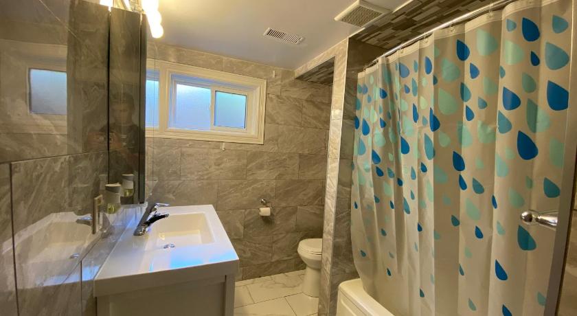 Yonge and Finch Subway !U Spacious & Cozy Private Bdr with Shared Bathroom photo