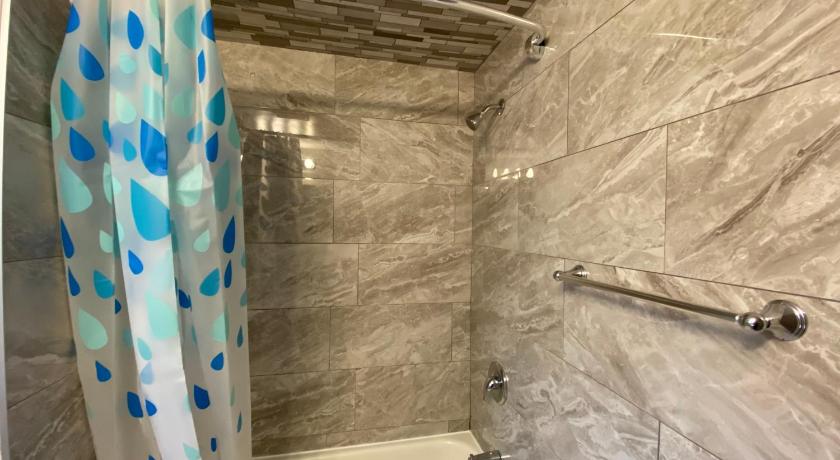 Yonge and Finch Subway !U Spacious & Cozy Private Bdr with Shared Bathroom photo