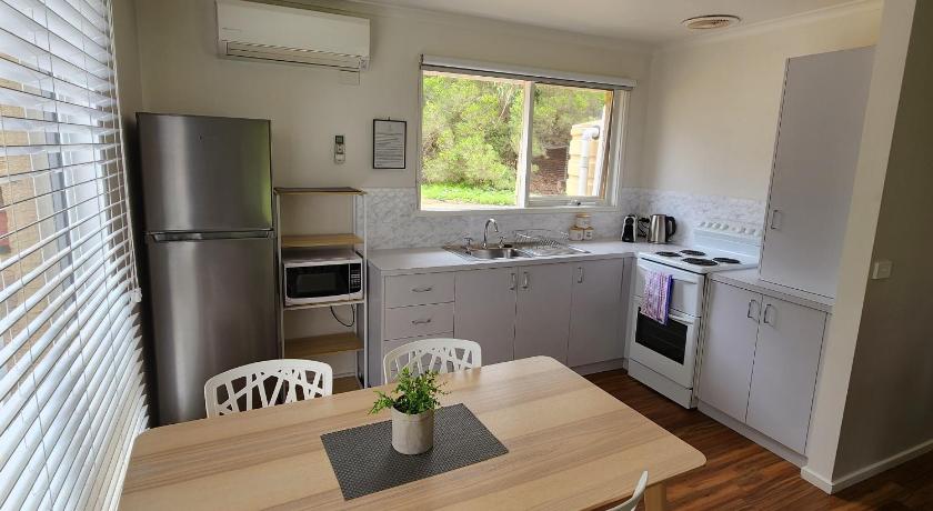 Bells Beach Cottages photo
