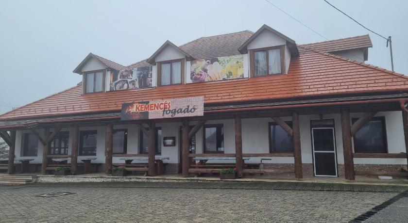 ドゥナセントミクロス Kemences Fogado 2つ星 ホテル プール