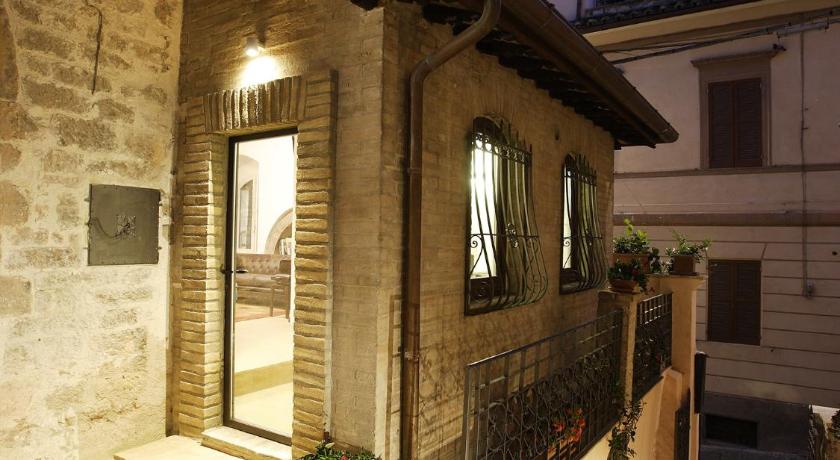 アッシジ Hotel Sorella Luna 3つ星 ホテル 外観