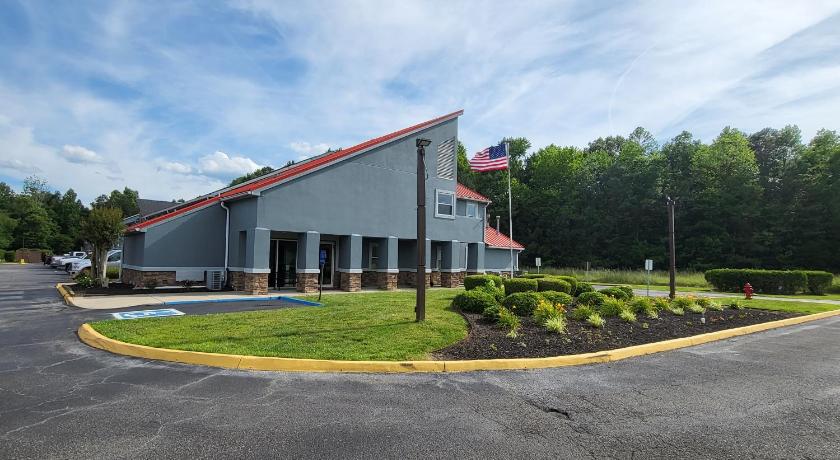 Stonewood Inn &amp; Suites of Carrollton - Smithfield — Hotel in Carrollton (VA)