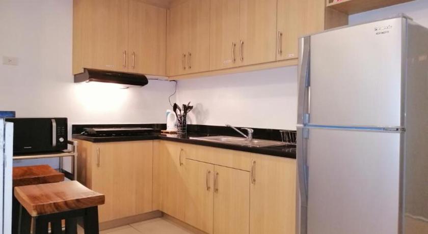 Prime Avant BGC Location Apartments by PH Staycation photo