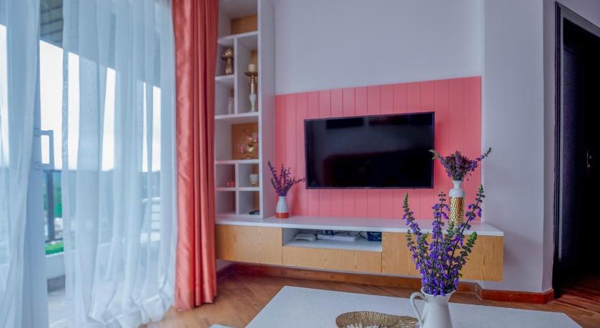 The Breeze Luxury Apartment - image 37