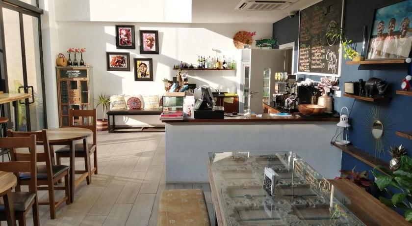 Embassy Gardens Luxury Apartments photo
