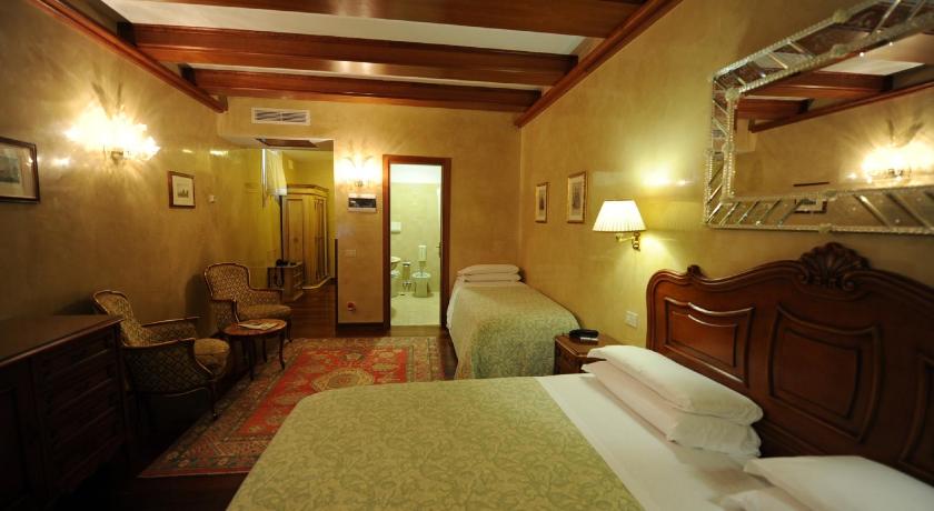 Image of Triple Room 9
