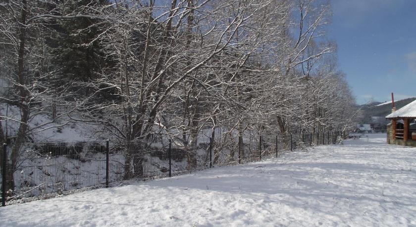 Cabana Piatra Runcului photo