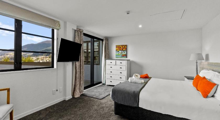 Image of Three-Bedroom Apartment - Penthouse 9