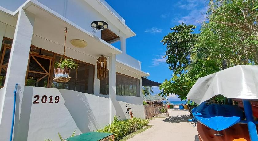 Indai Aquasports and Resort photo