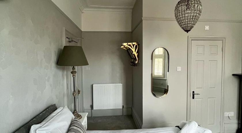 Grange Lodge - image 3