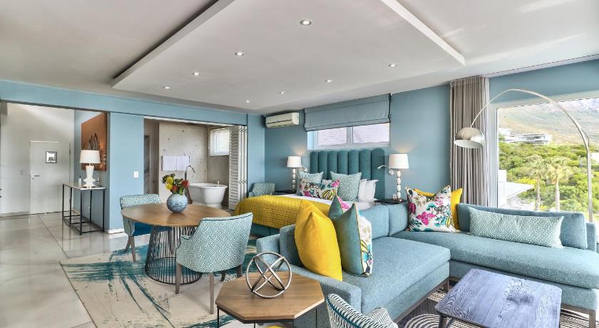 Image of Apartment with Sea View 4
