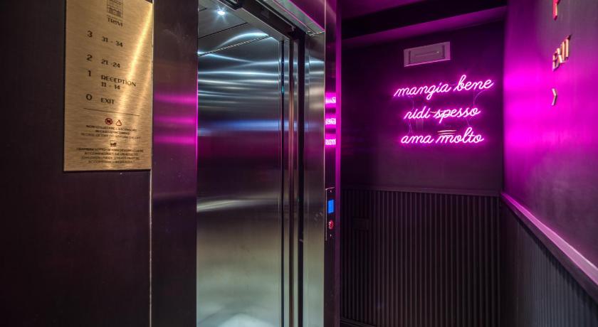 ローマ Palazzetto Trevi 4つ星 ホテル 施設