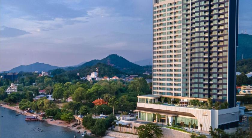 S. Sriracha Hotel and Residence photo
