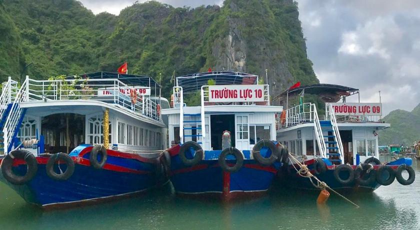 a number of boats on a body of water, Thuy Anh Hotel in Cat Ba Island