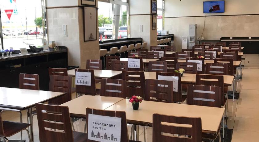 a restaurant with tables and chairs in it, Toyoko Inn Maibara-eki Shinkansen Nishi-guchi in Maibara
