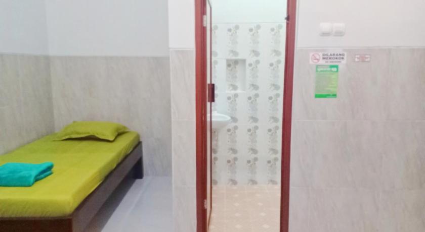 Image of Family Room with Private Bathroom 0