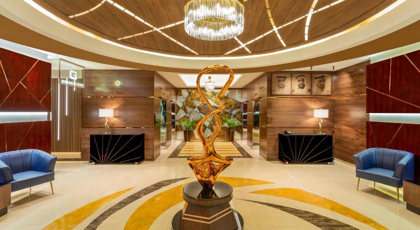 Park Regis Kris Kin Hotel - image 2