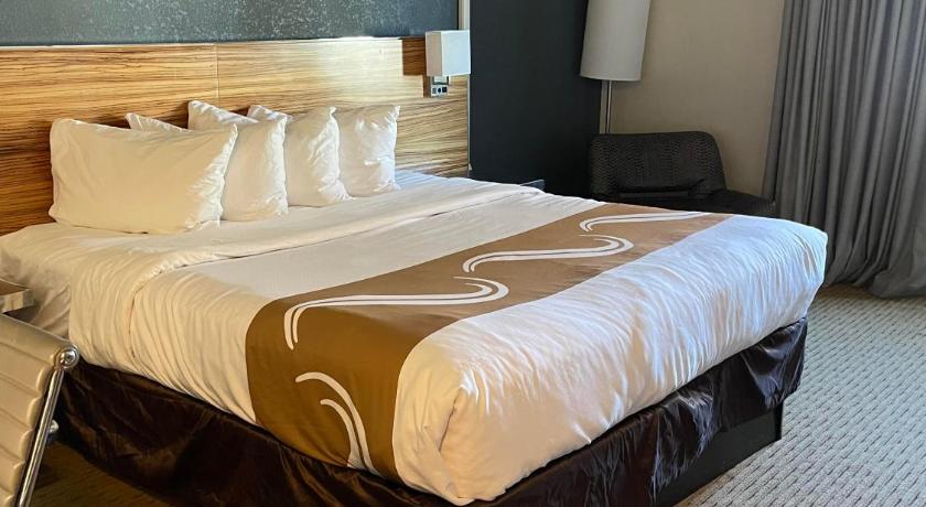 Quality Inn Frontier at U.S. Hwy 30 photo