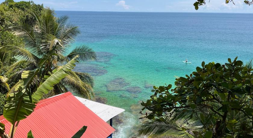 Tesoro Escondido Ecolodge Cabinas — Hotel in Bocas del Toro