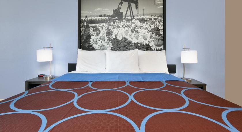 Super 8 by Wyndham Victoria / South / Hwy 59 photo