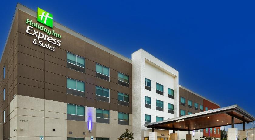 Holiday Inn Express And Suites Stafford Nw - Sugar Land photo