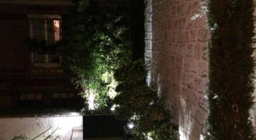 Champs Elysees Homestay photo