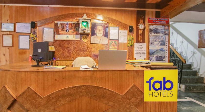 OYO Flagship 88895 Hotel Mall Road photo