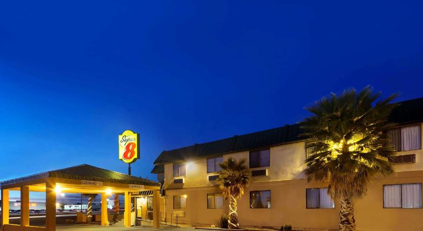 Super 8 By Wyndham Alamogordo photo