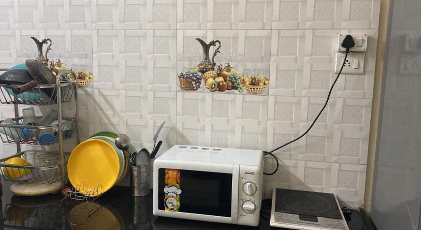 Spacious 3BHK on Upper Floor Near Majhiwada Junction photo