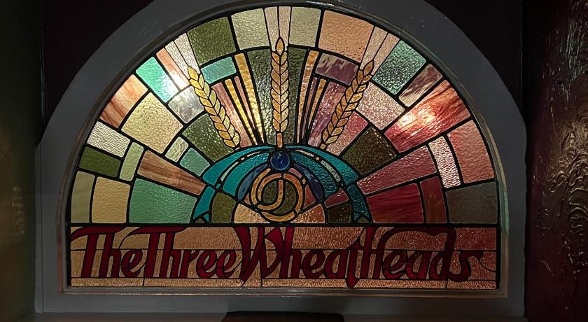 The Three Wheat Heads photo
