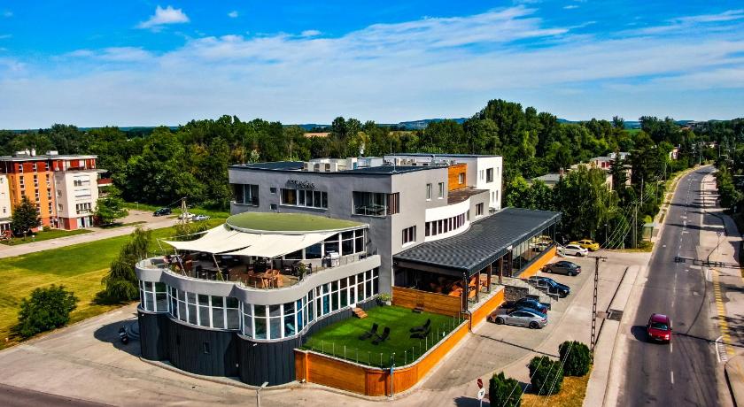 Hotel Kristaly Konferencia &amp; Wellness — Hotel in Ajka