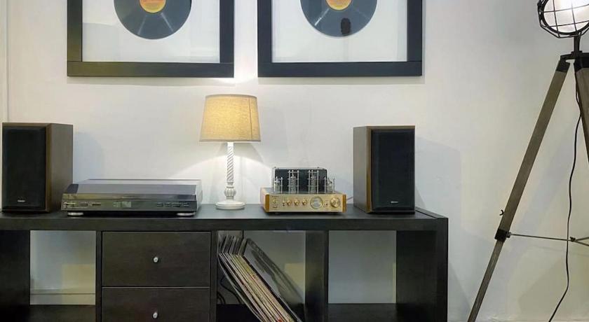 Urban Music Style Townhouse in Swansea city center — Hotel in Swansea