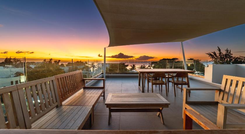 Penthouse 13 - One Bay Residence with private rooftop terrace and dip in pool — Hotel in Mauritius Island