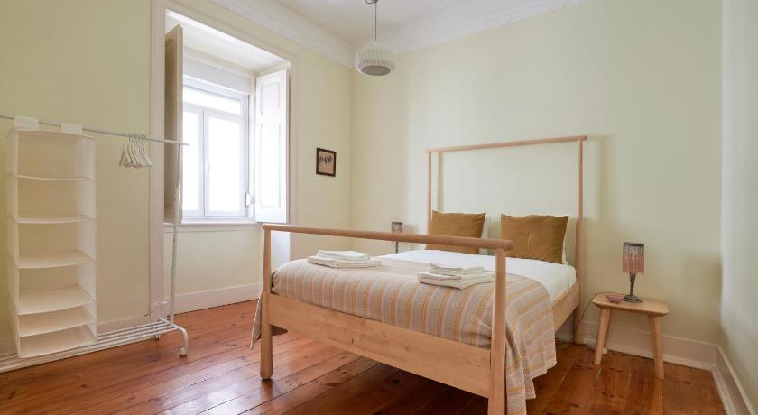Renovated Spacious Baixa Apartment by TimeCooler - image 2