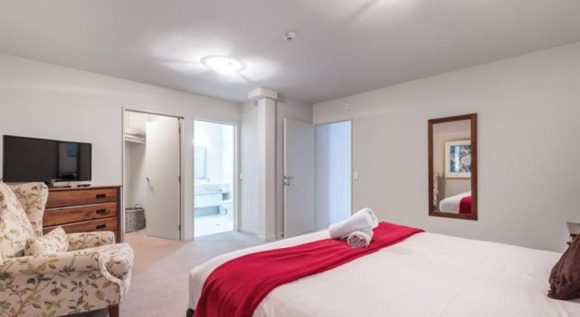 Image of 3-Bedroom Lake View Apartment 7