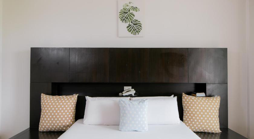 Image of Junior Suite Queen 7